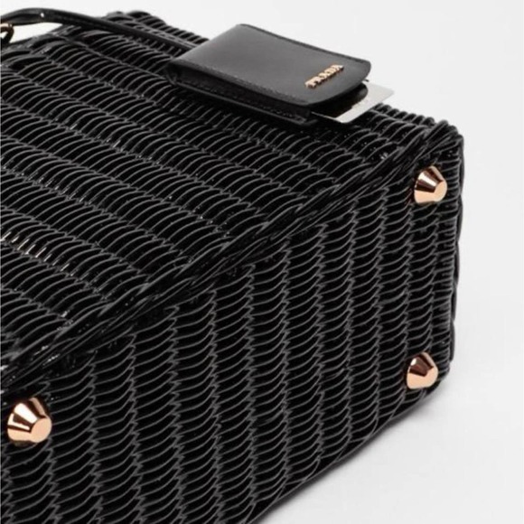 PRADA logo appliqued wicker basket shoulder bag - Picture 5 of 5